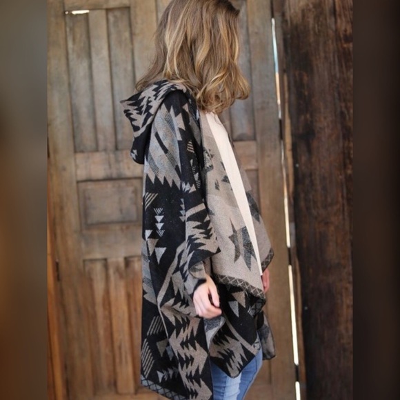 <LAST>Soft Boho Tribal Hooded Jacket by Angie - Picture 3 of 4
